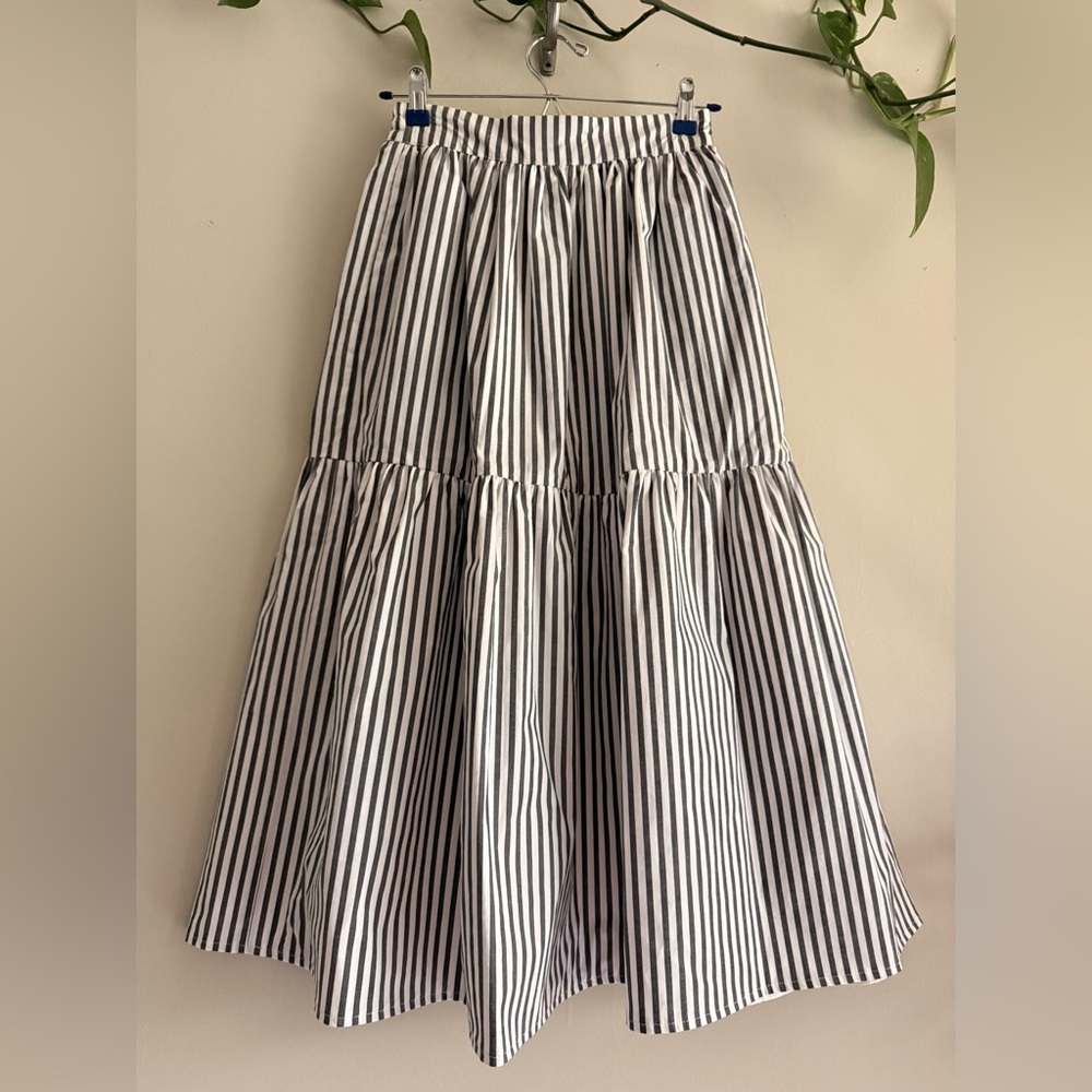 BURU Reversible Tiered Skirt Small/Medium